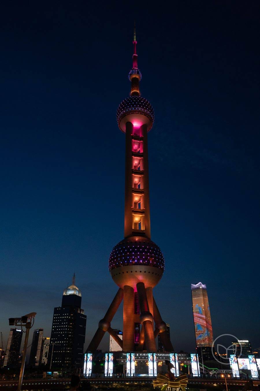 Shanghai Oriental Pearl Tower 上海东方明珠 - Shanghai Landmarks - OOHMYGUIDE